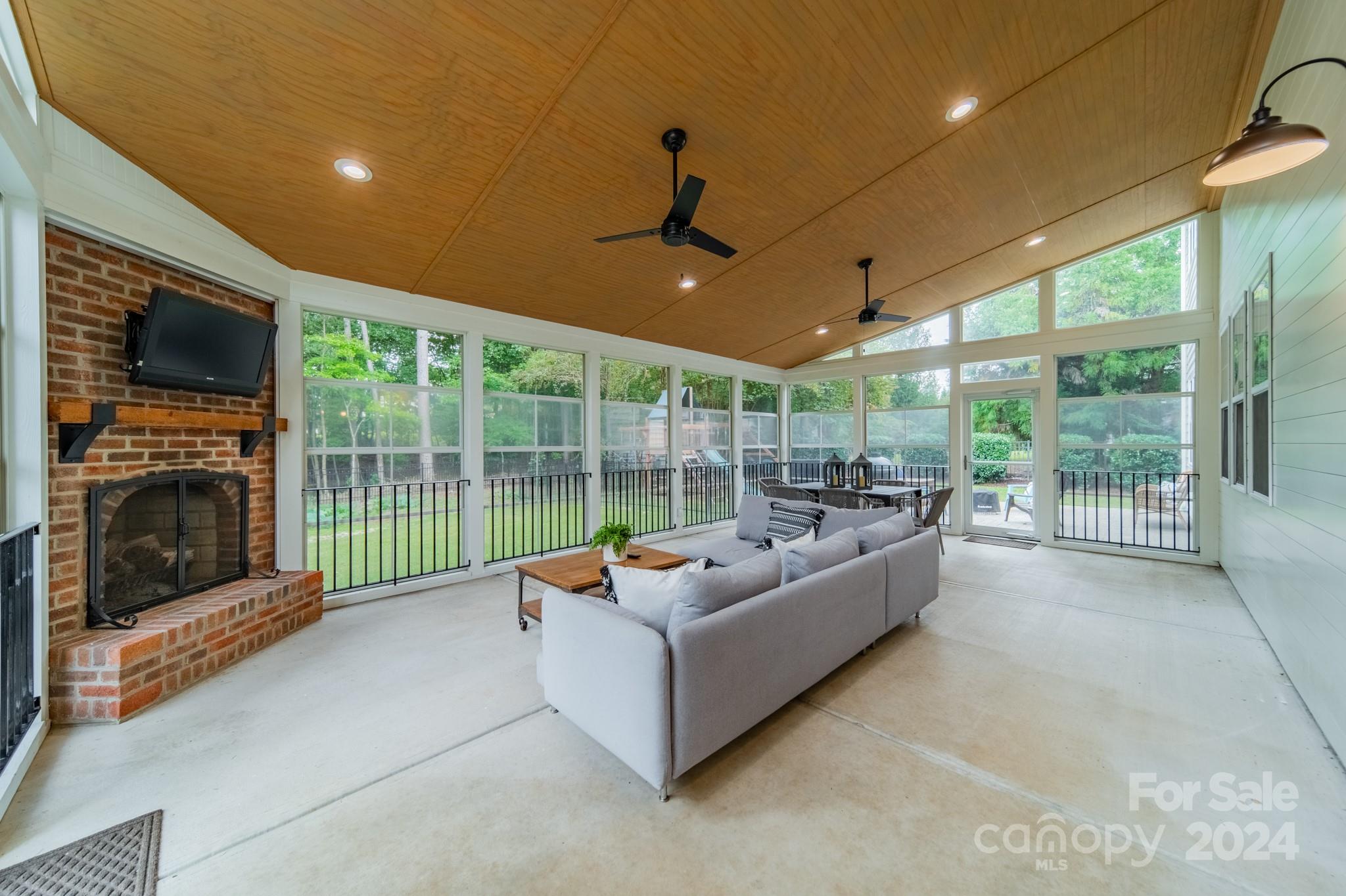424 Ranelagh Drive