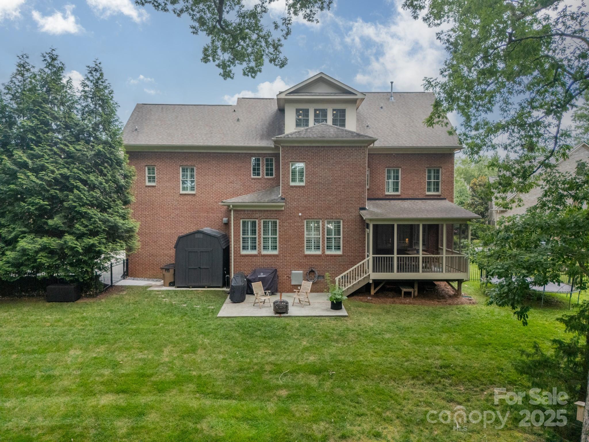 2004 Viscount Drive