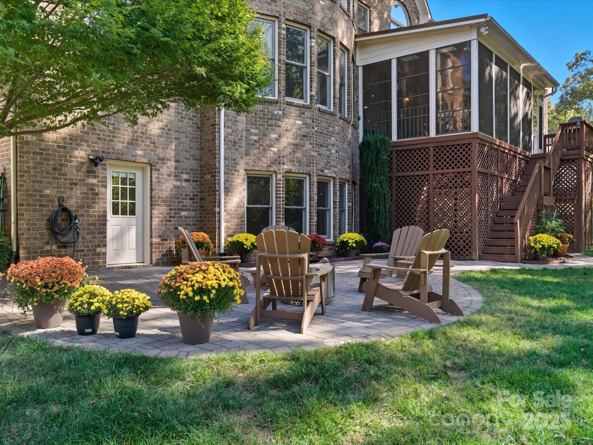 1007 Westbury Drive