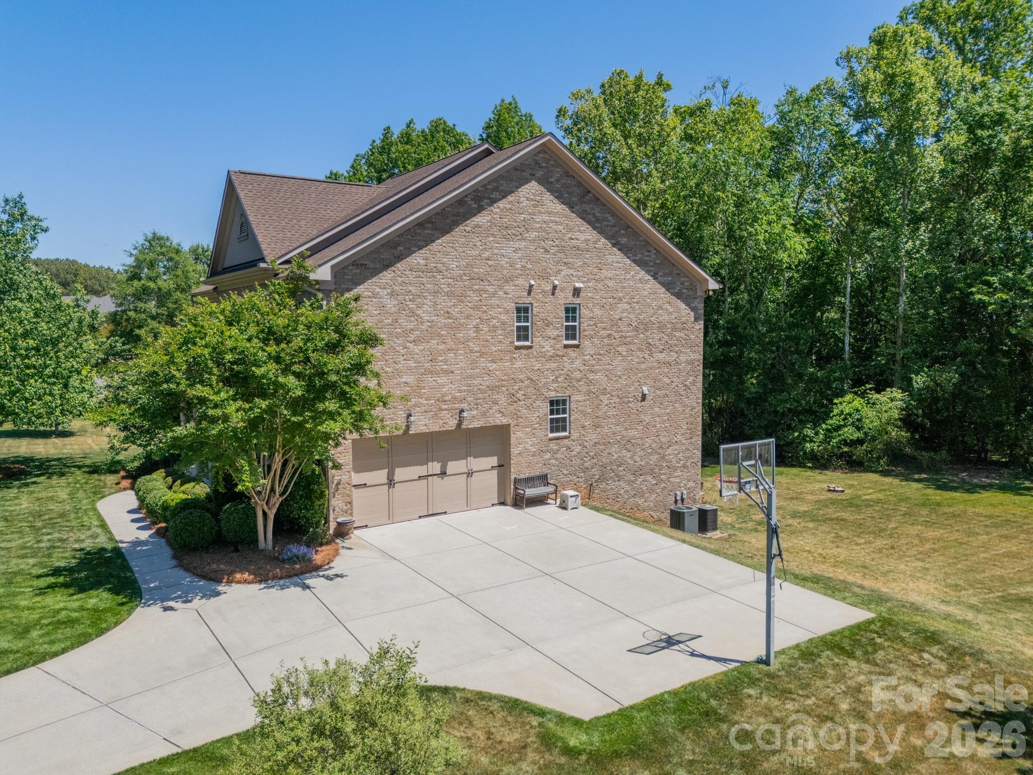 2301 Worthington Drive