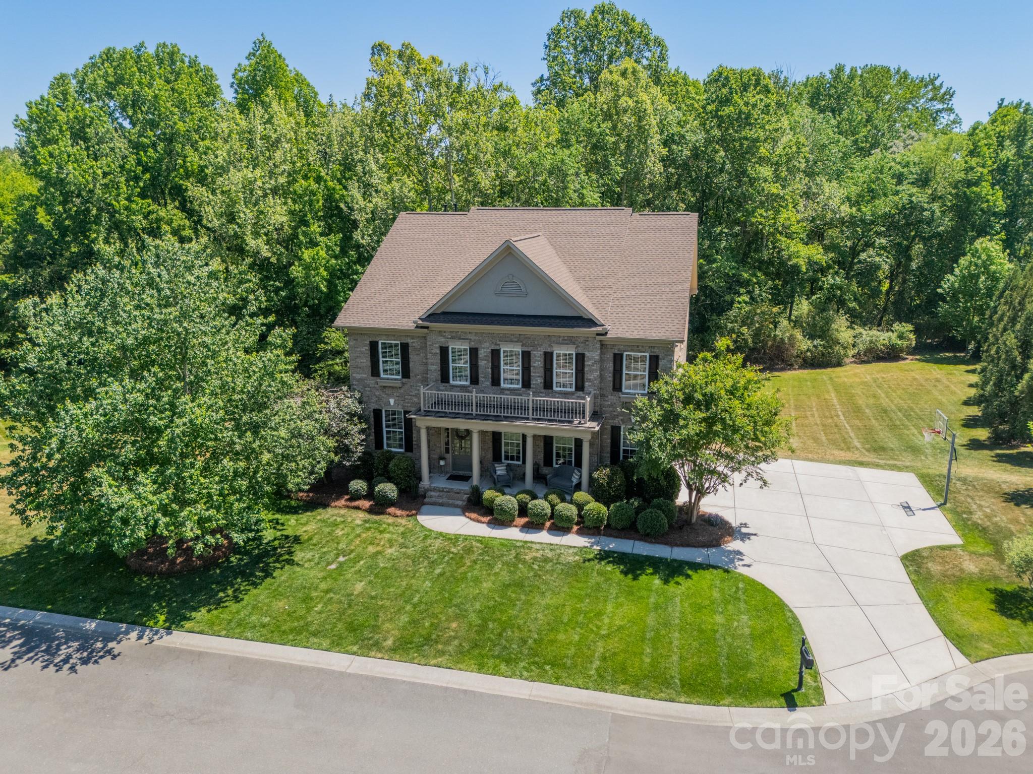 2301 Worthington Drive