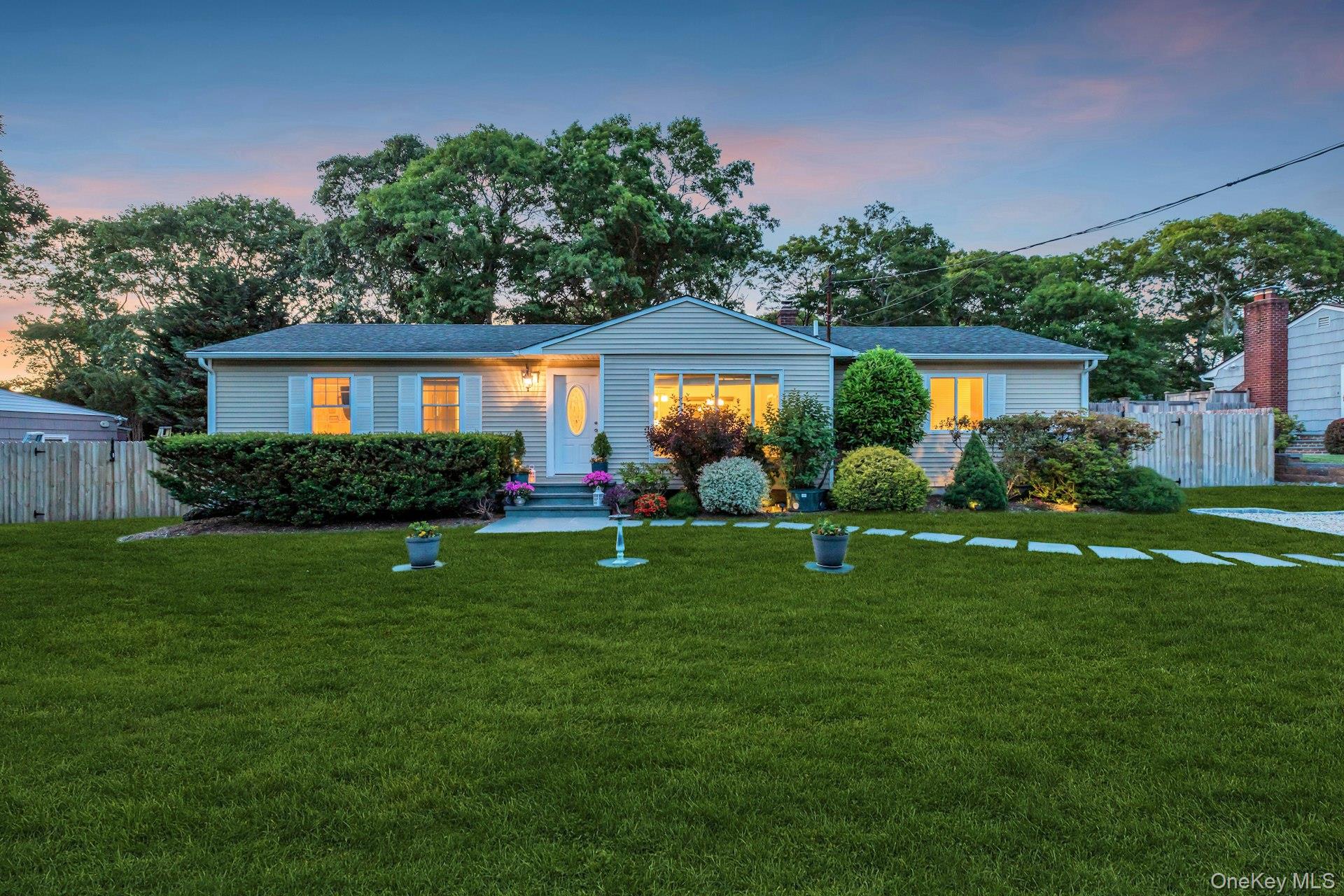116 W Tiana Road
