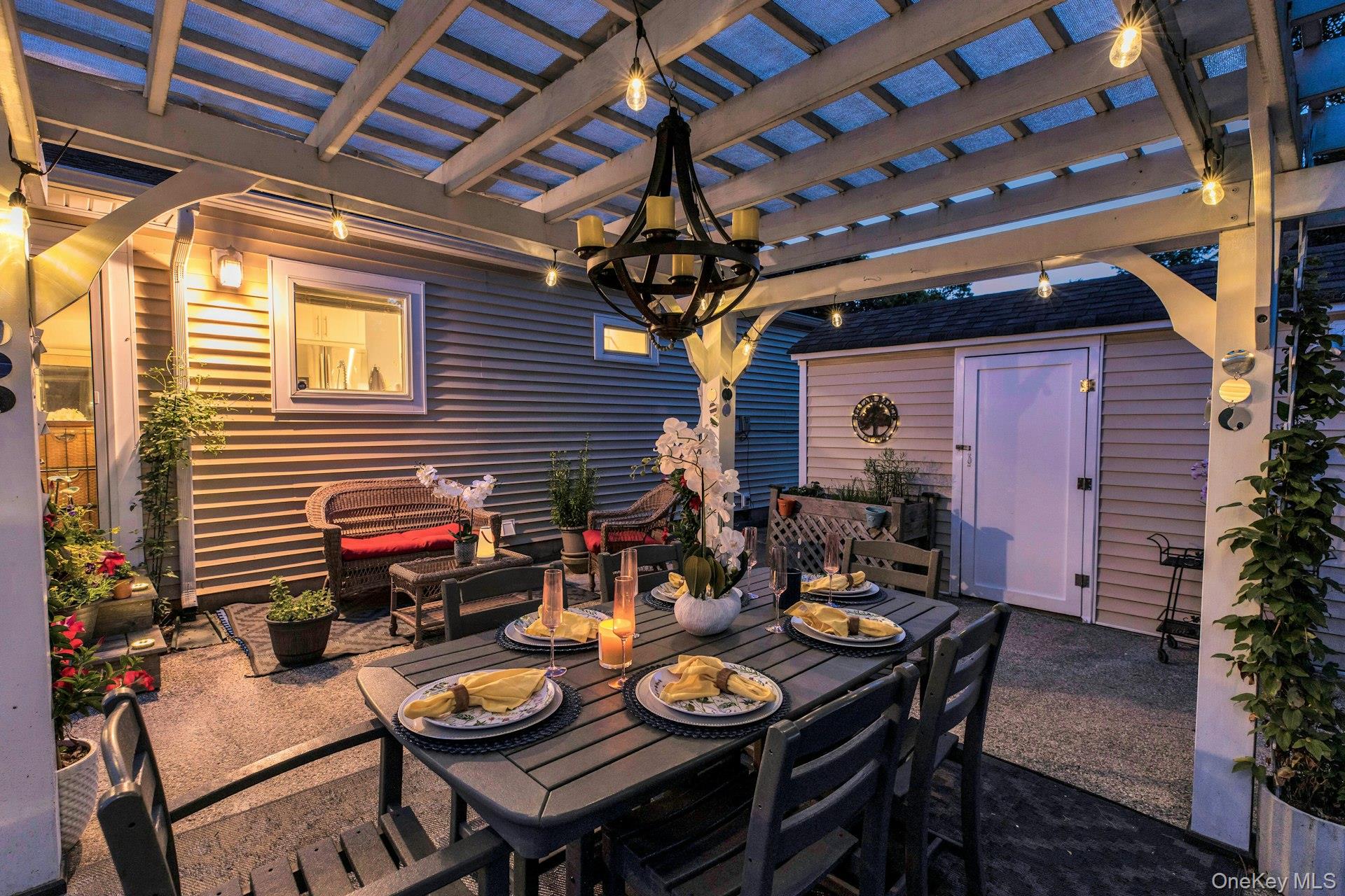 116 W Tiana Road