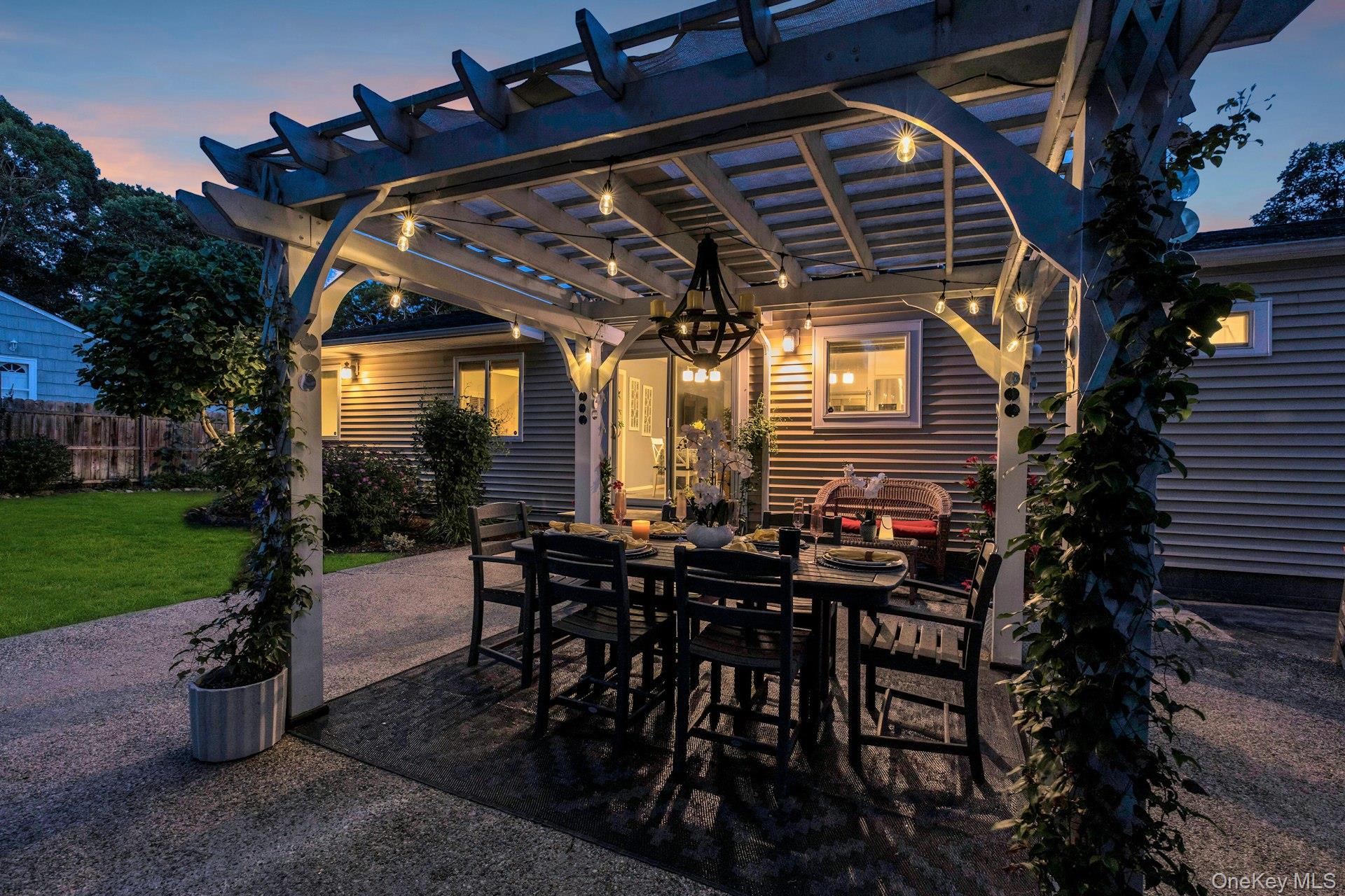116 W Tiana Road