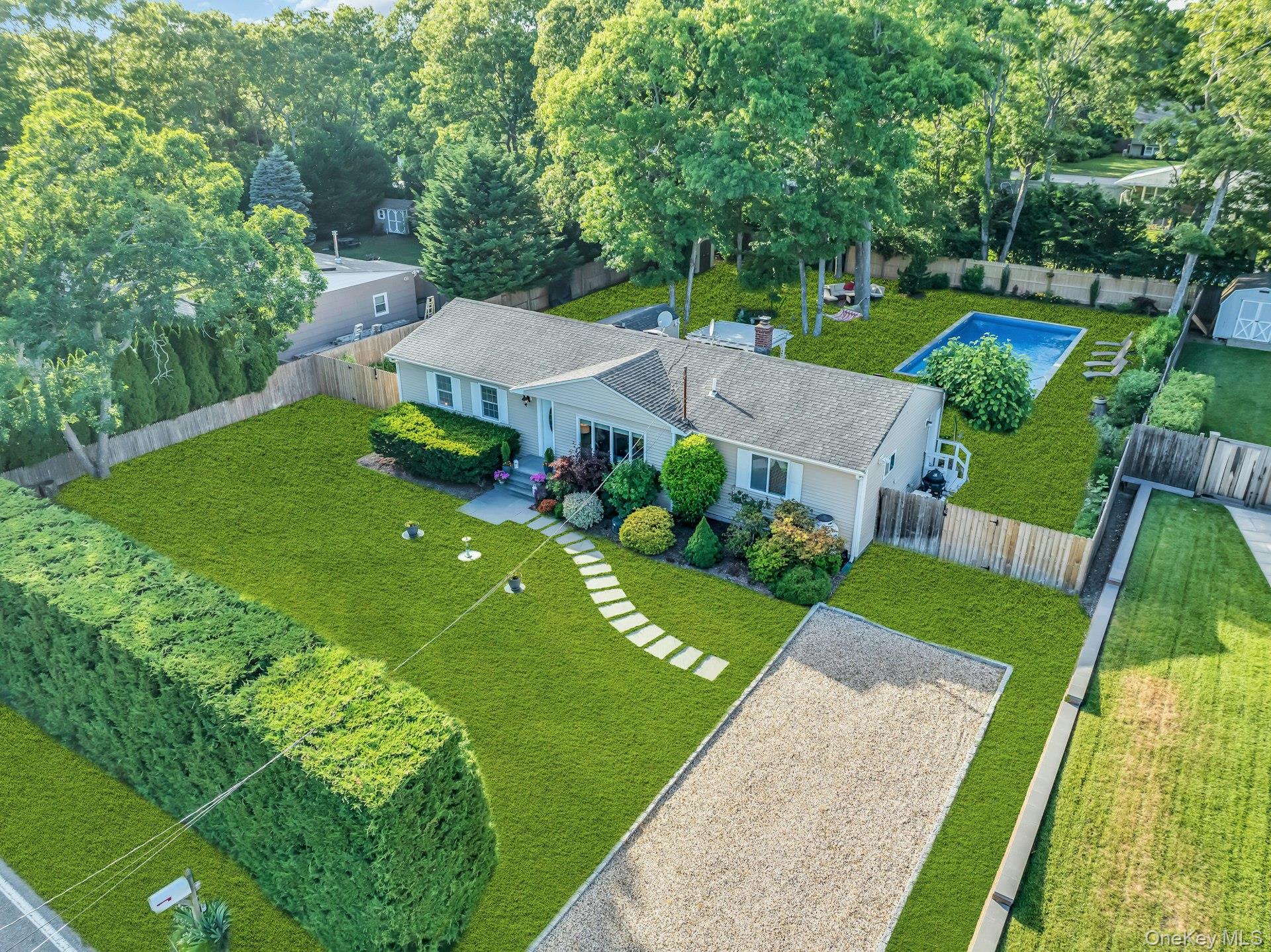 116 W Tiana Road