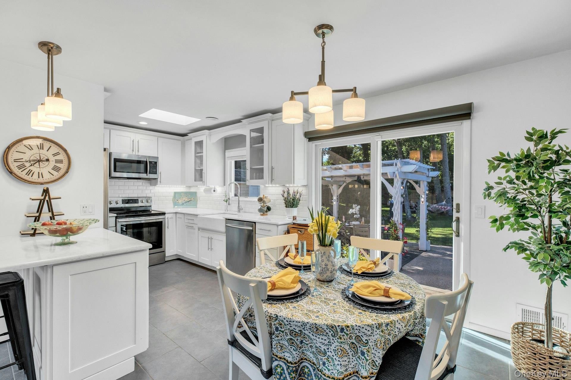 116 W Tiana Road