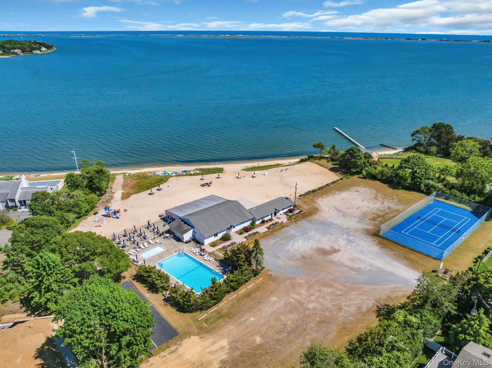 116 W Tiana Road