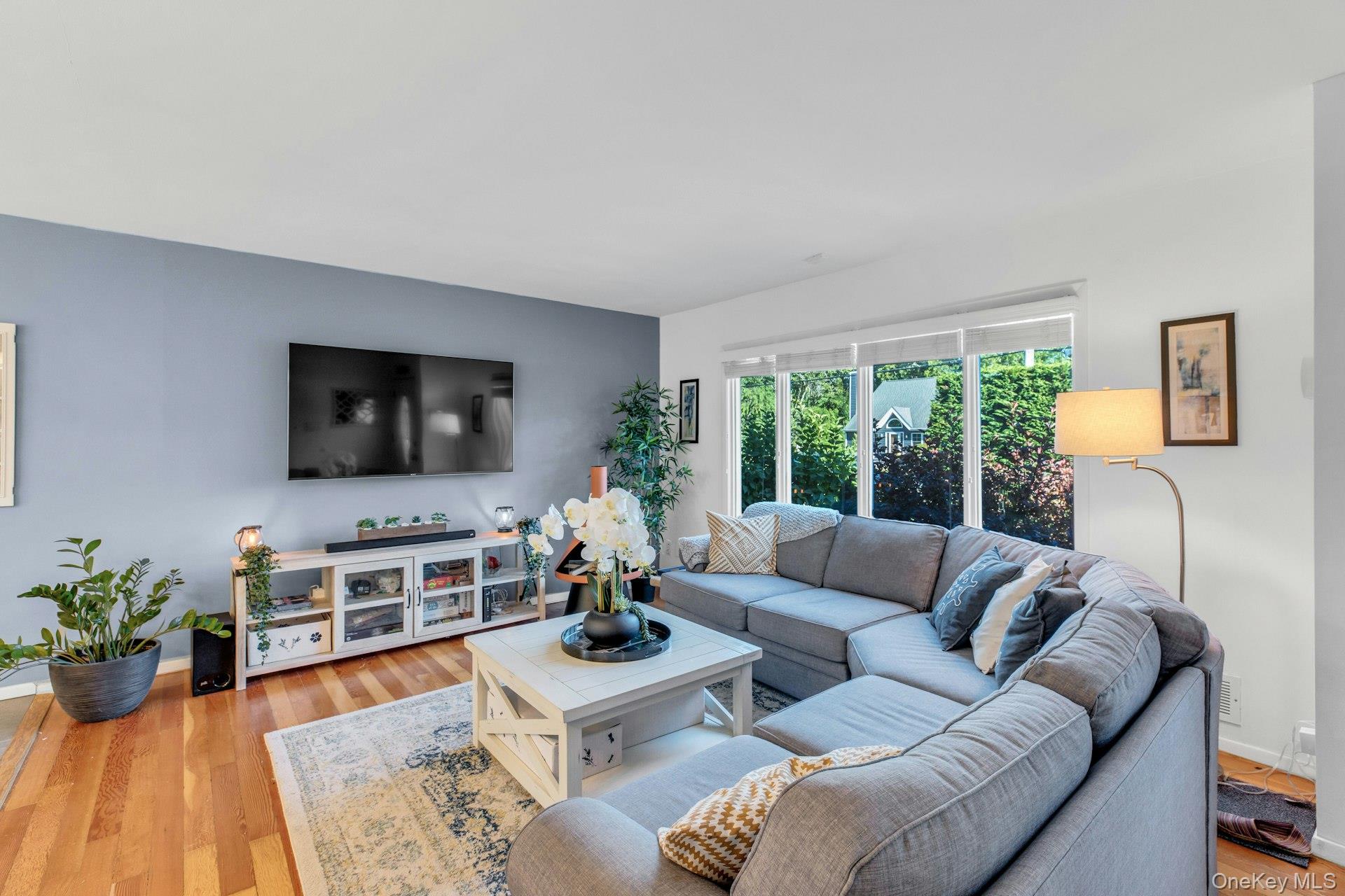 116 W Tiana Road