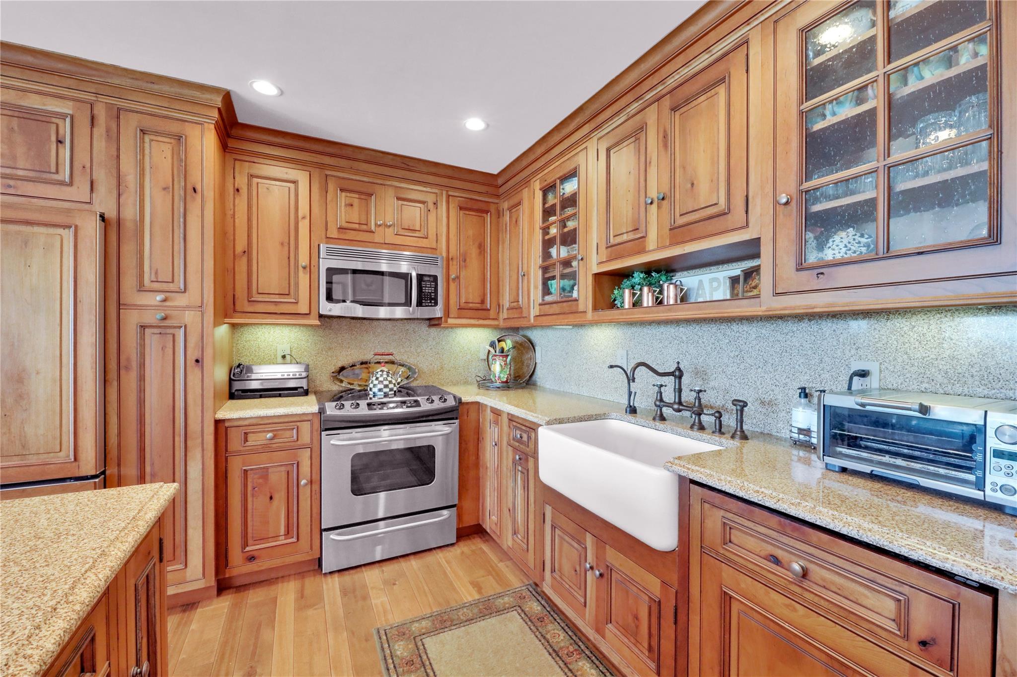 279 Dune Road Unit: 2