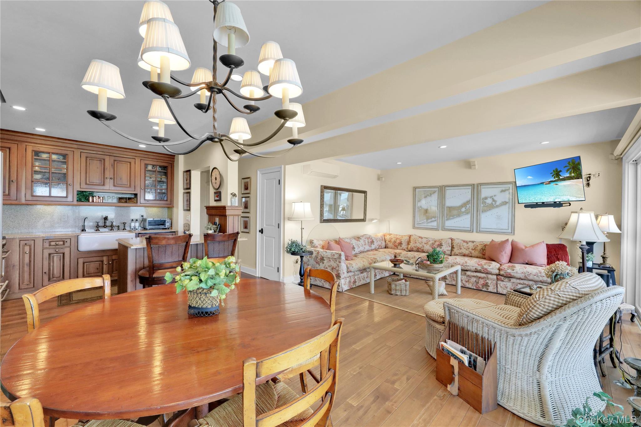 279 Dune Road Unit: 2