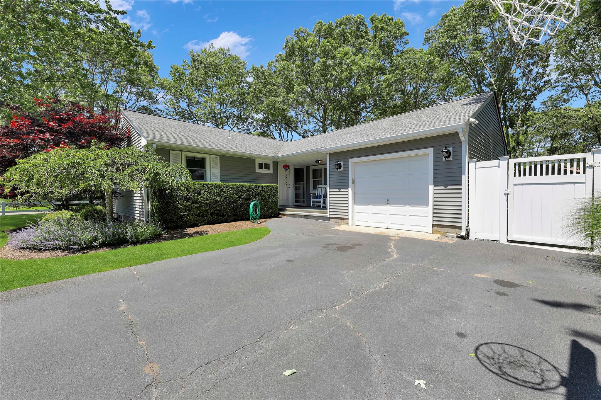 75 Lynncliff Road