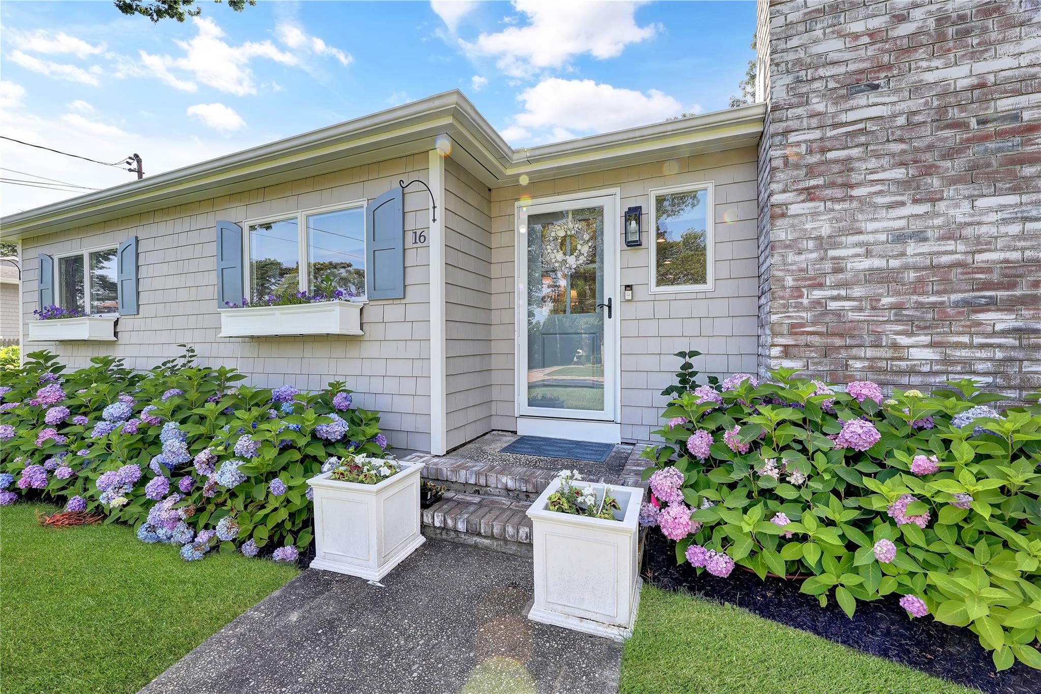 16 Whiting Road
