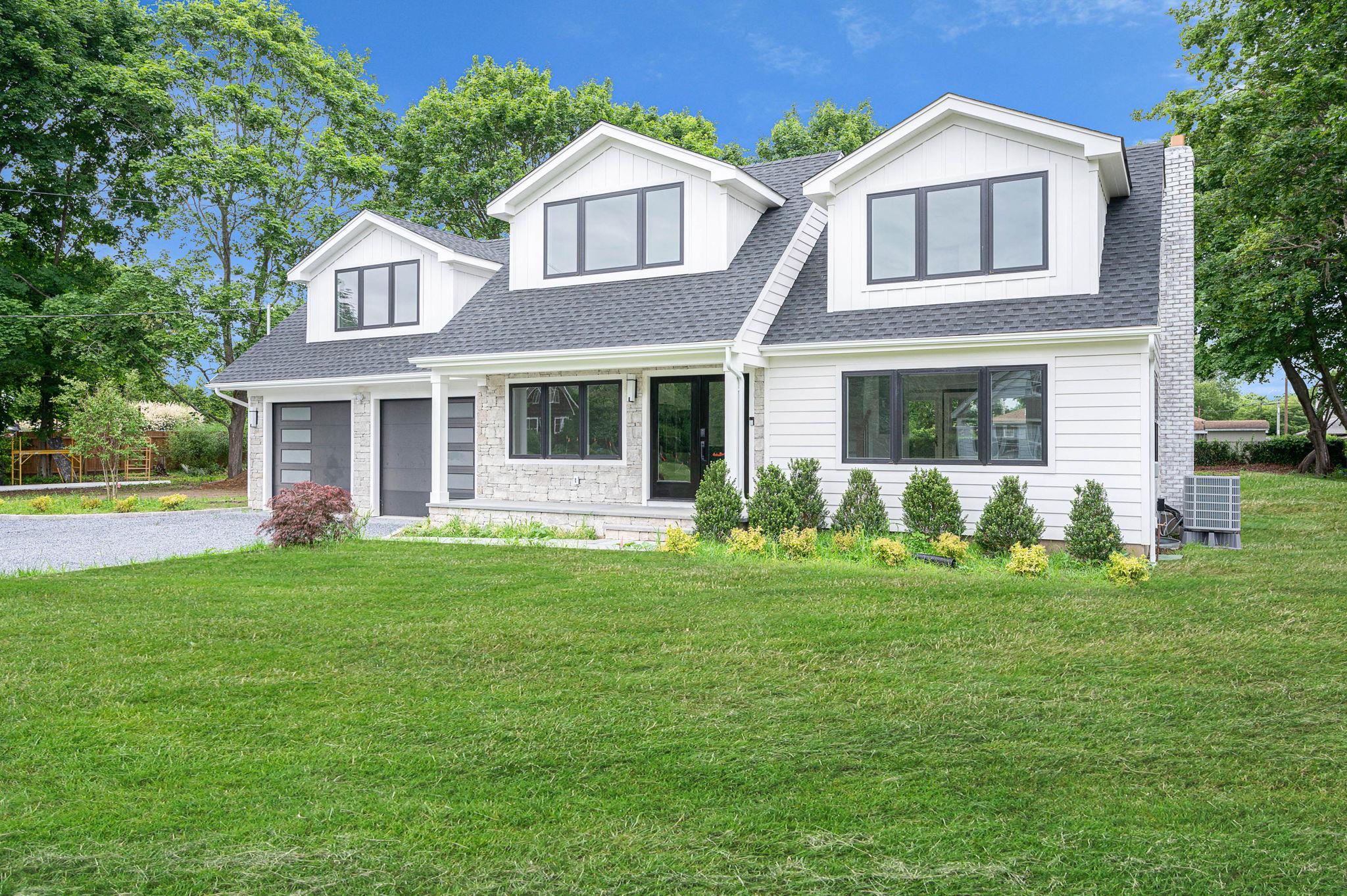11 Bayview Avenue