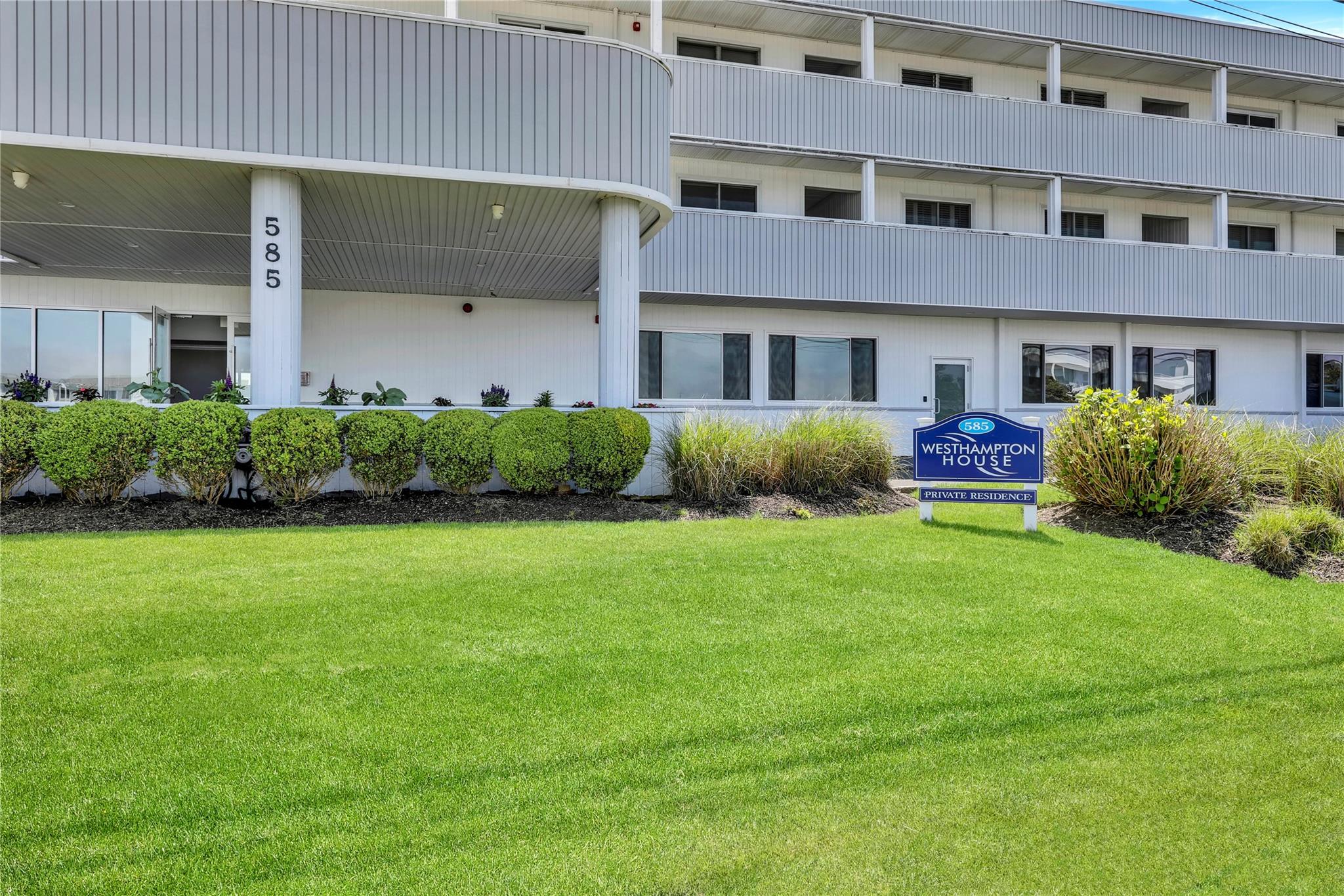 585 Dune Road Unit: L5