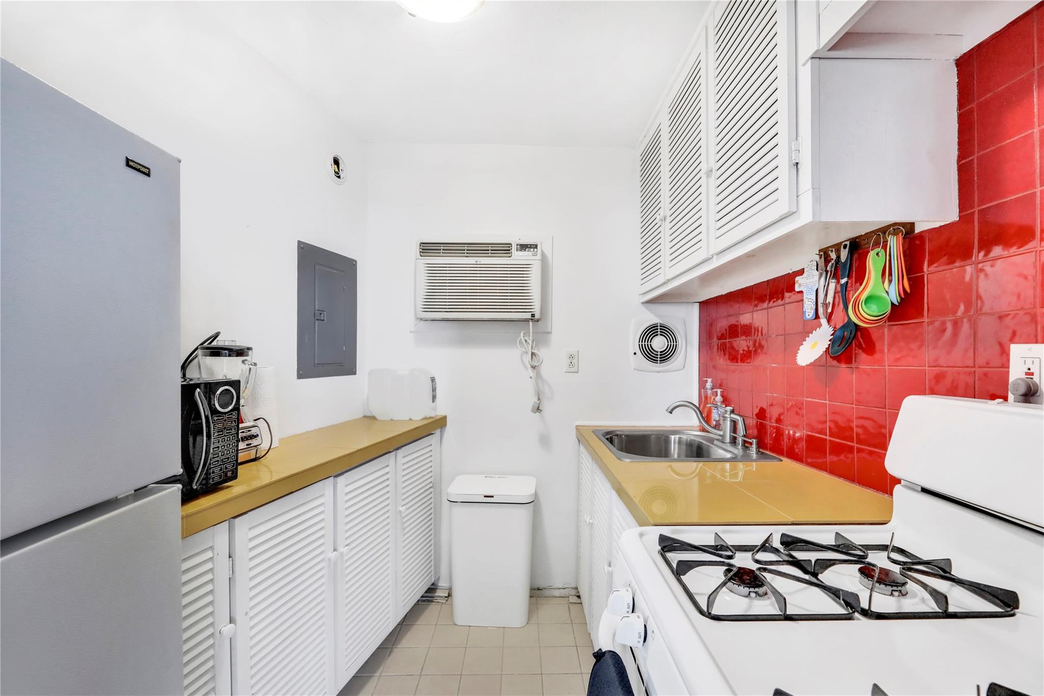 585 Dune Road Unit: L5