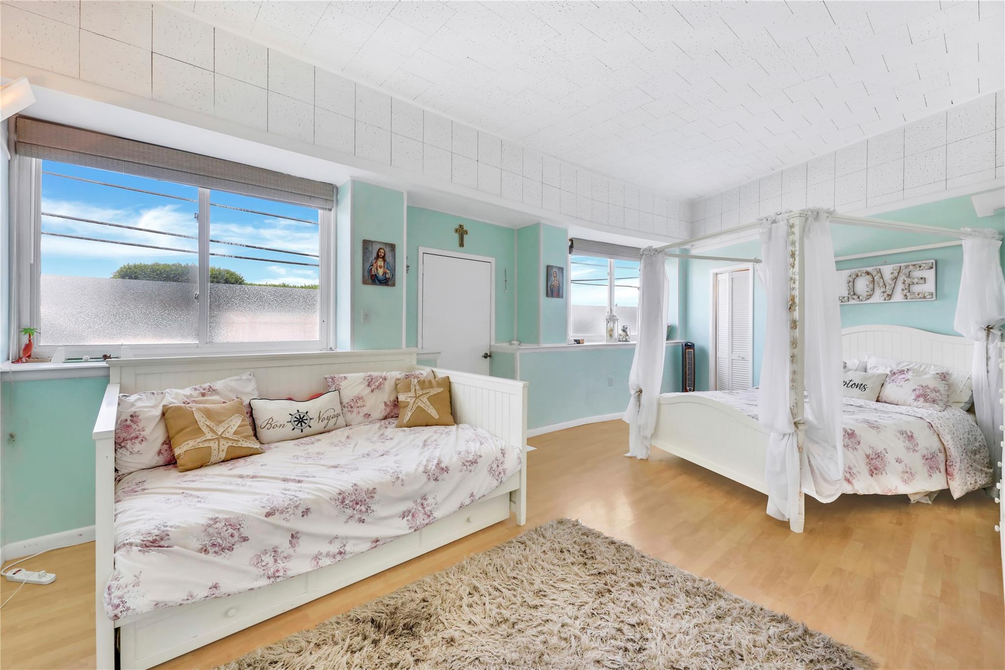 585 Dune Road Unit: L5