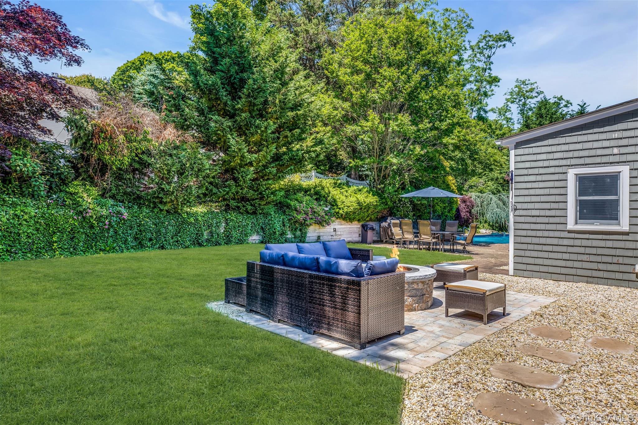 345 Colonial Road