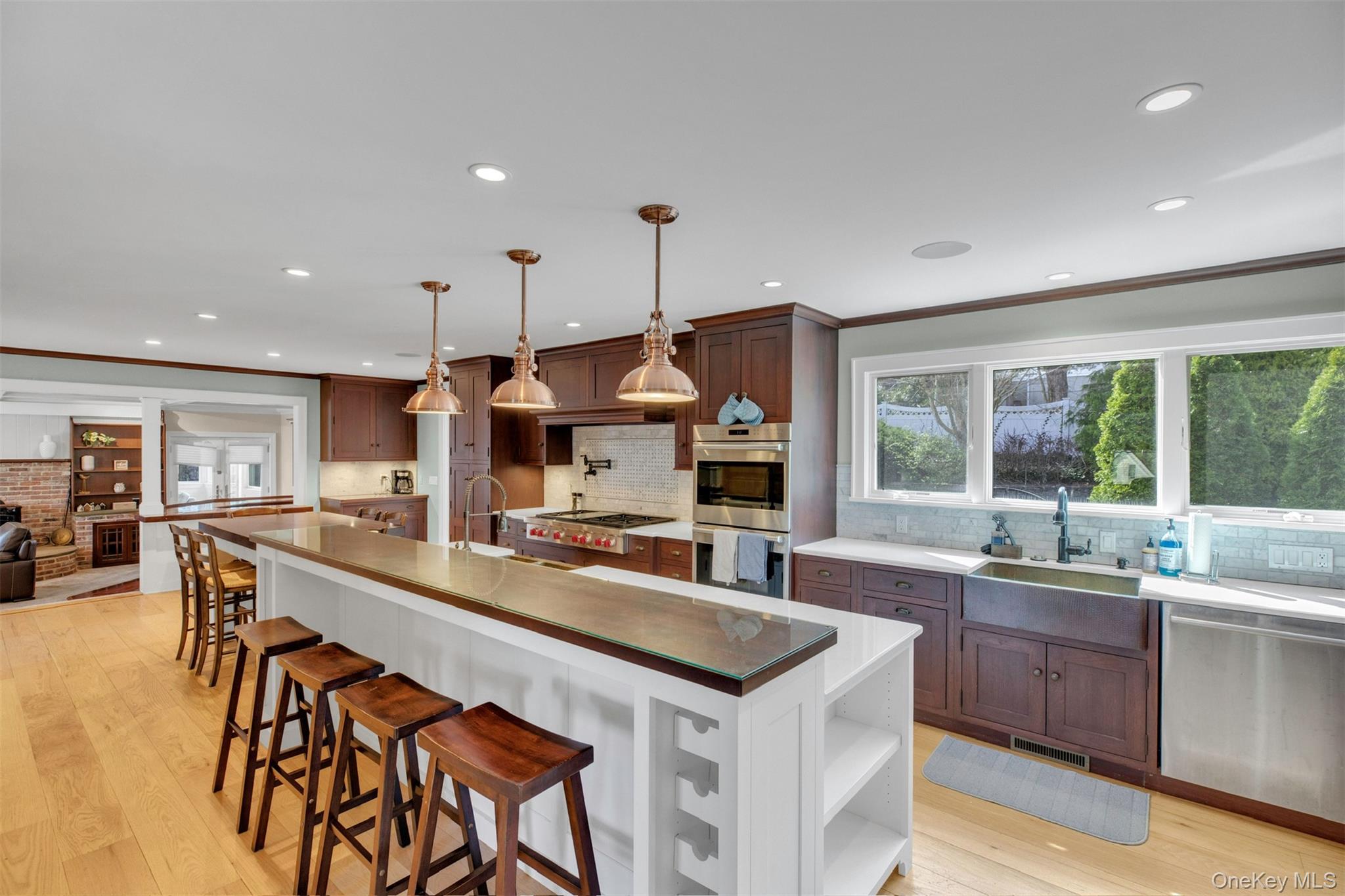 345 Colonial Road