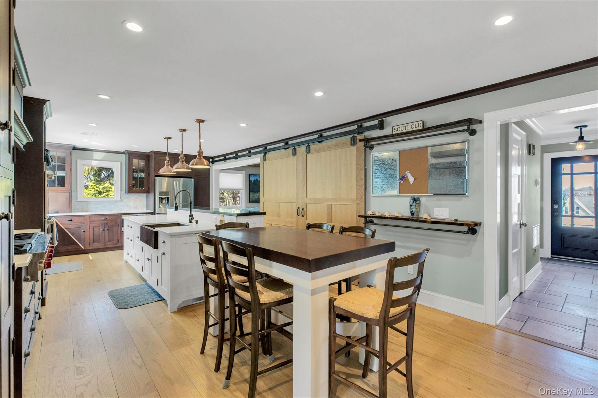 345 Colonial Road
