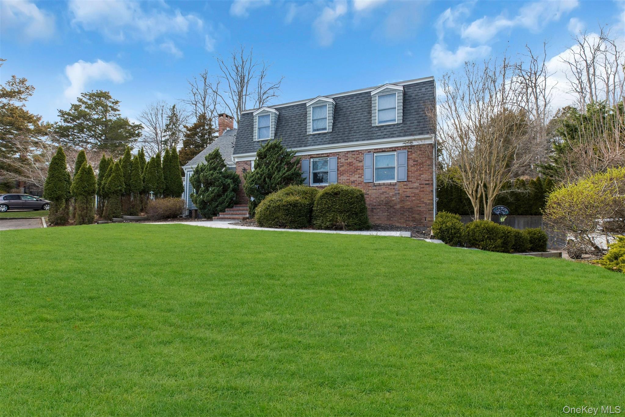 345 Colonial Road