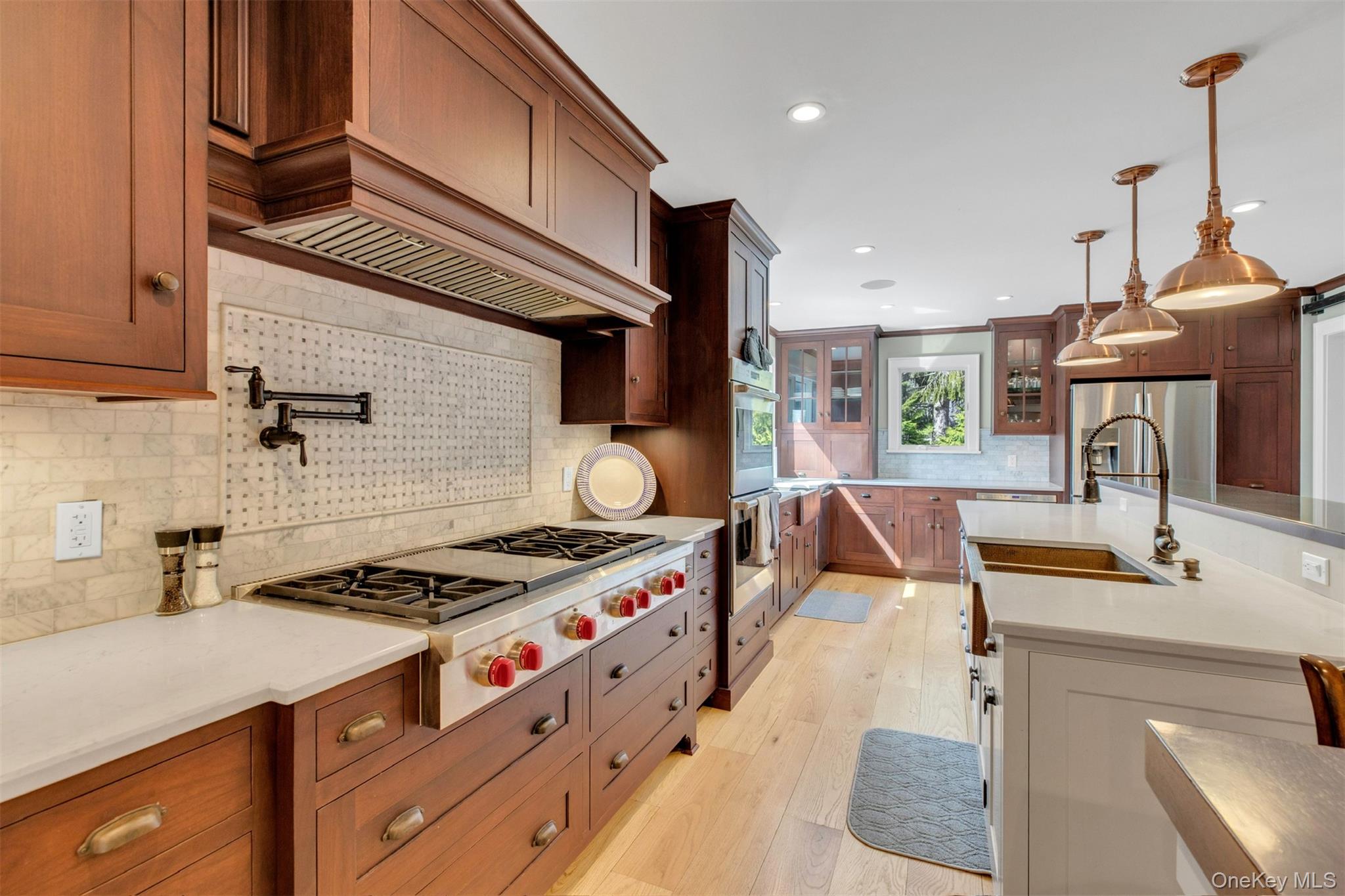 345 Colonial Road