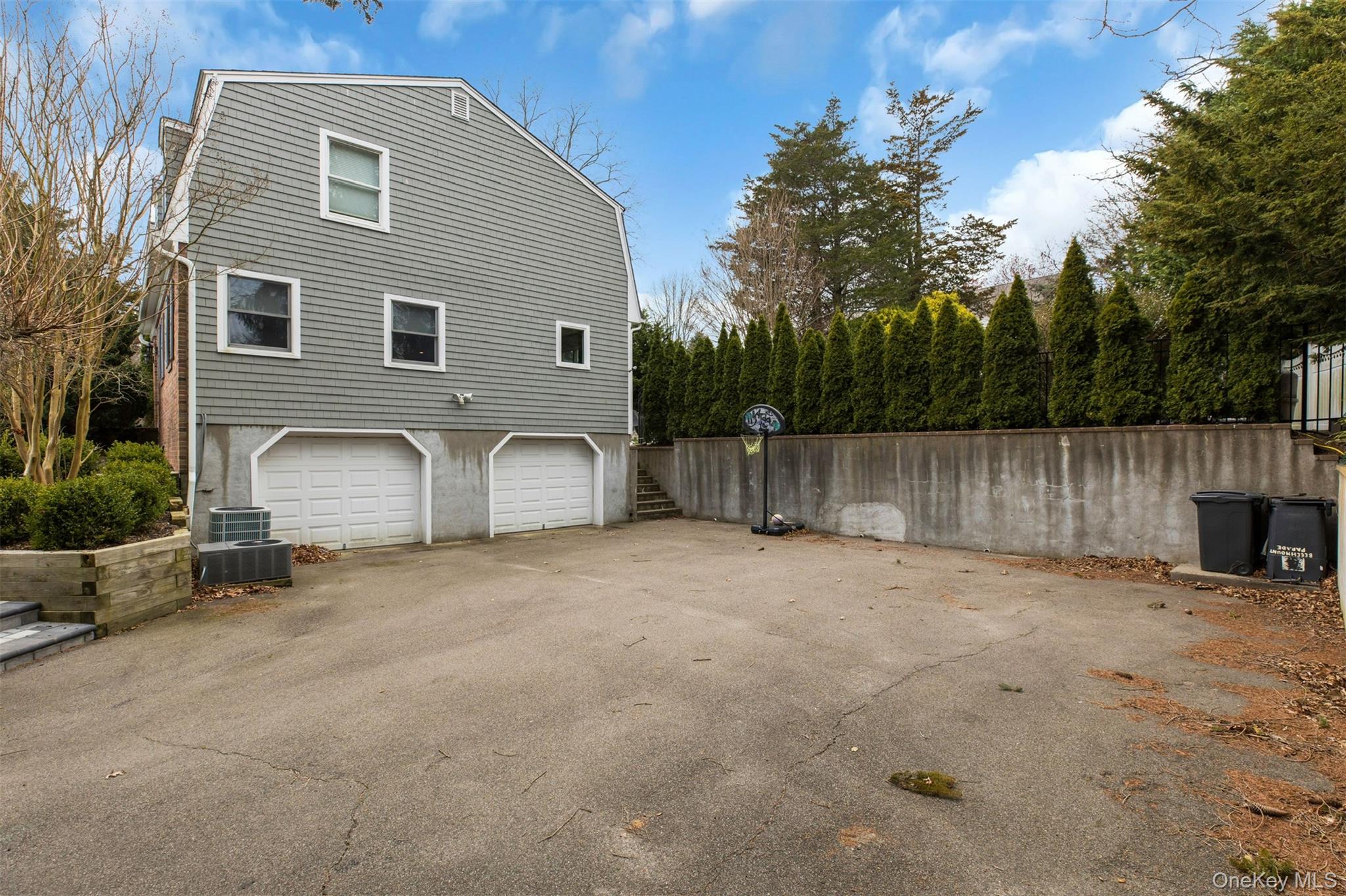 345 Colonial Road