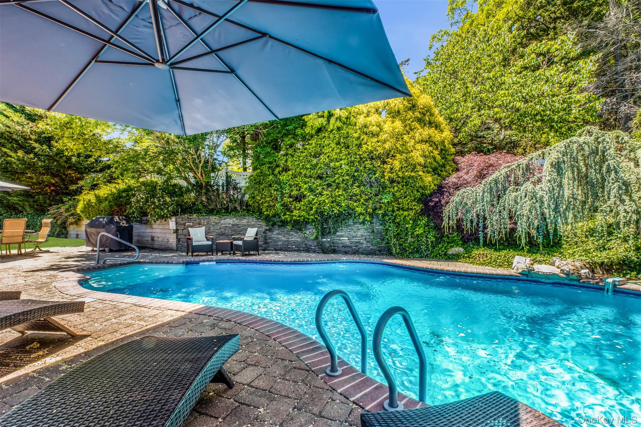345 Colonial Road