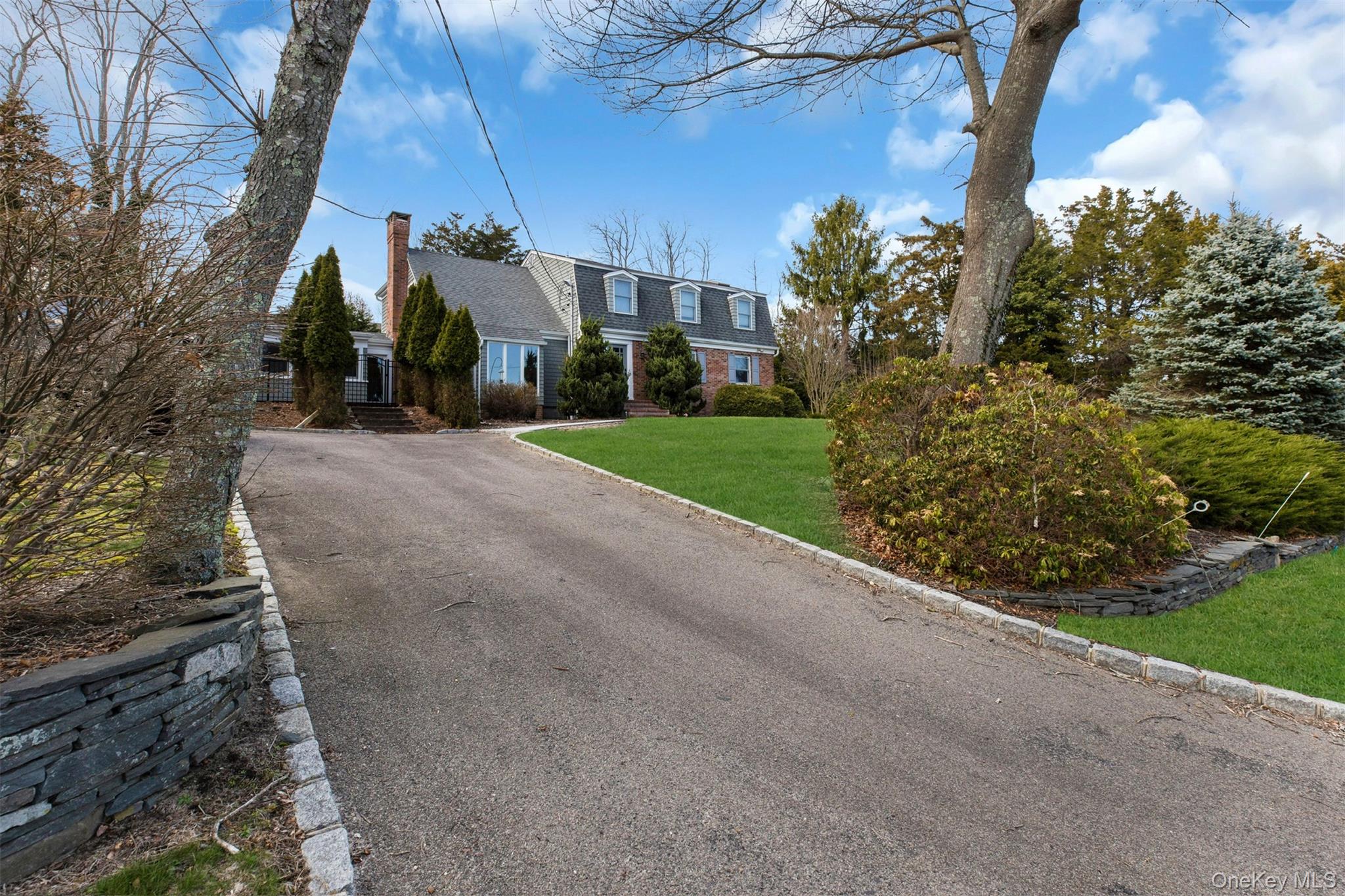 345 Colonial Road