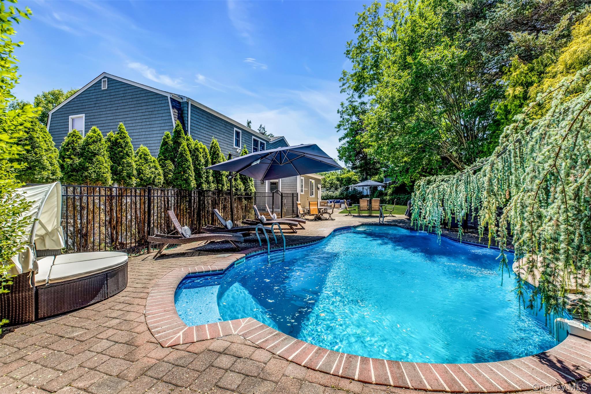 345 Colonial Road