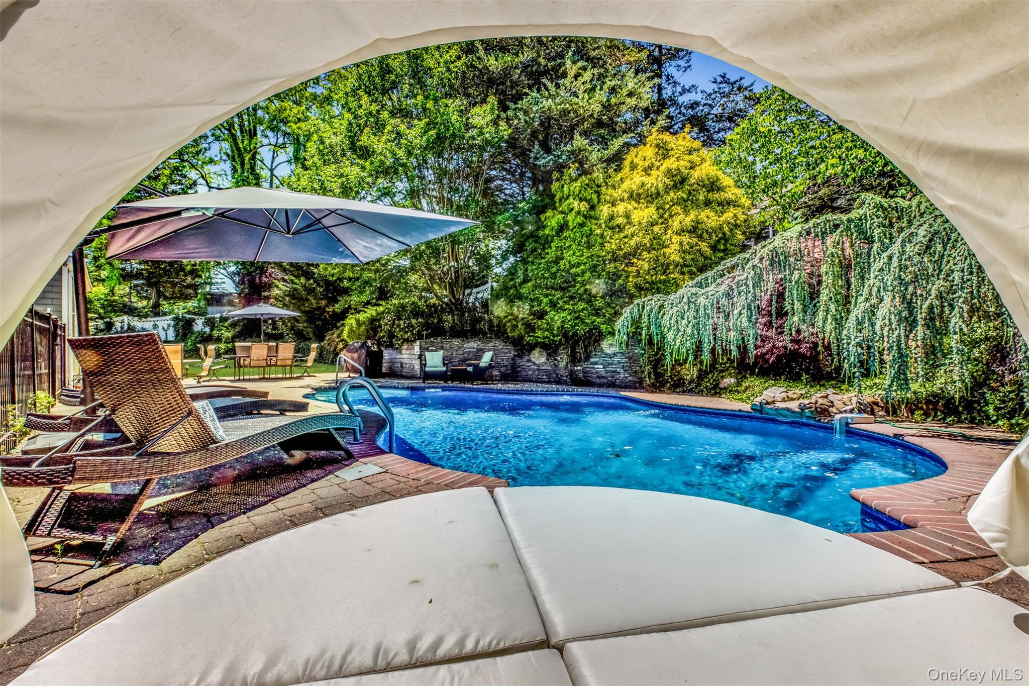 345 Colonial Road
