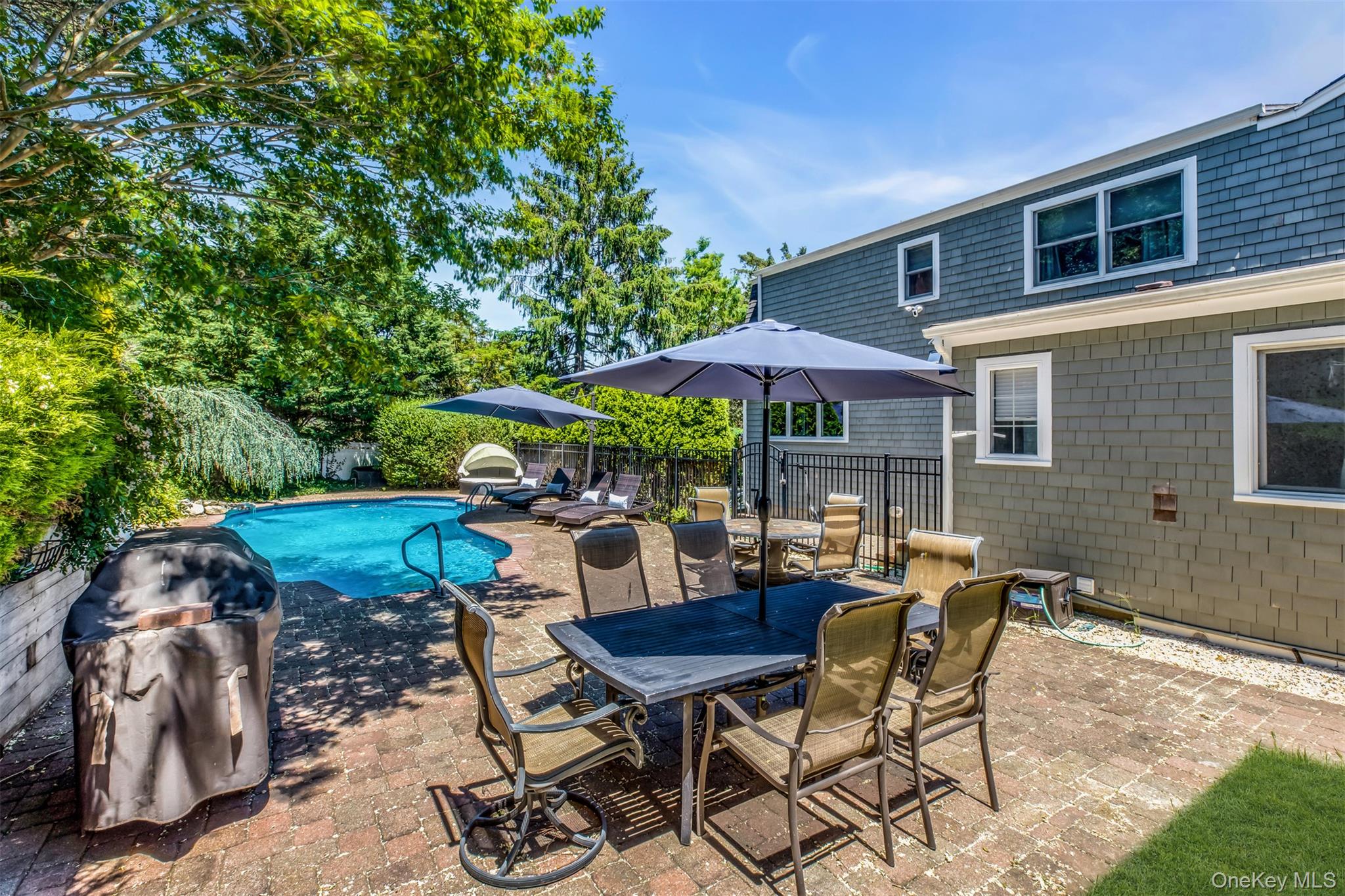 345 Colonial Road