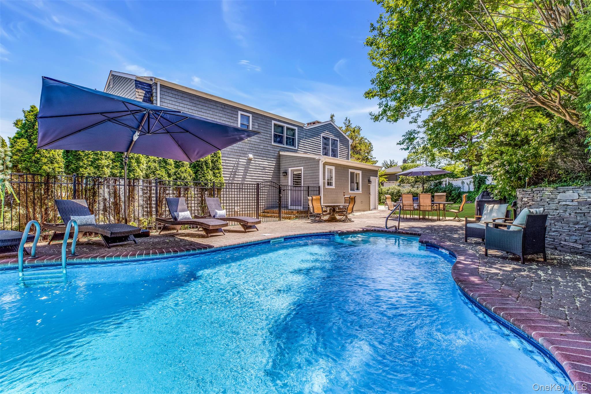 345 Colonial Road