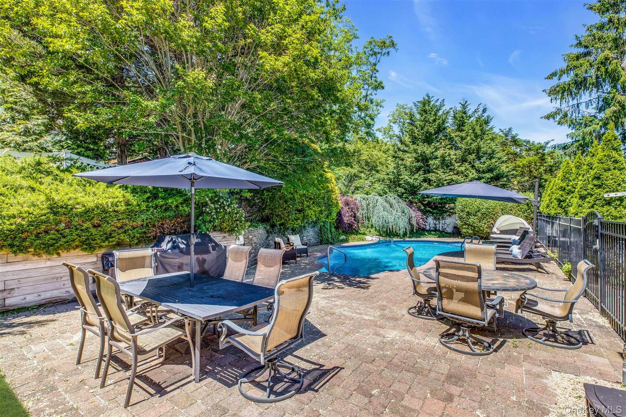 345 Colonial Road
