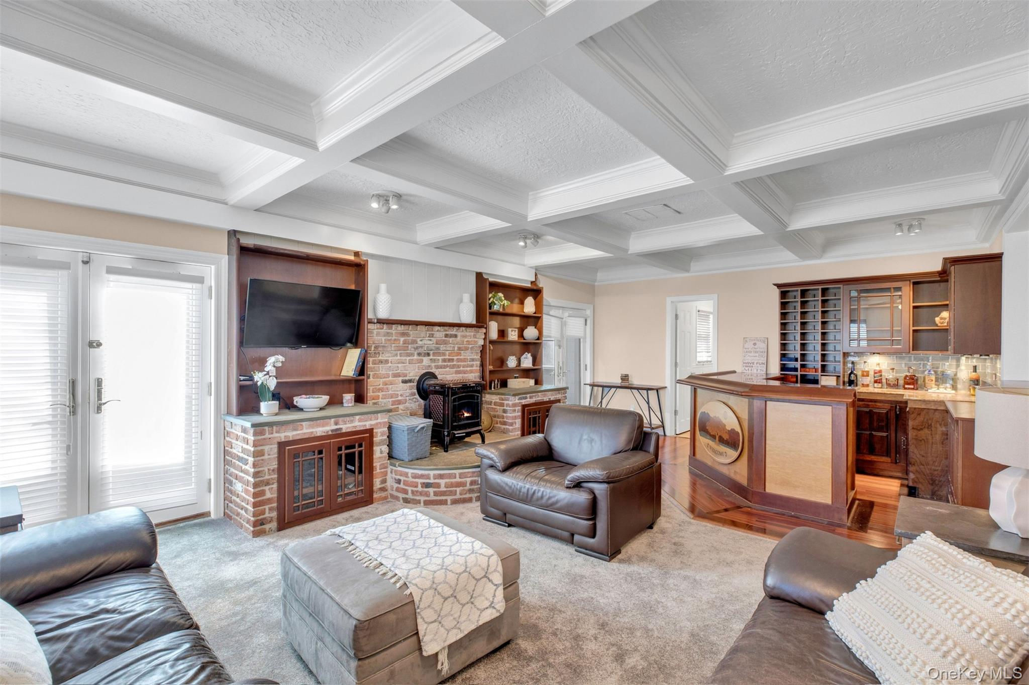 345 Colonial Road