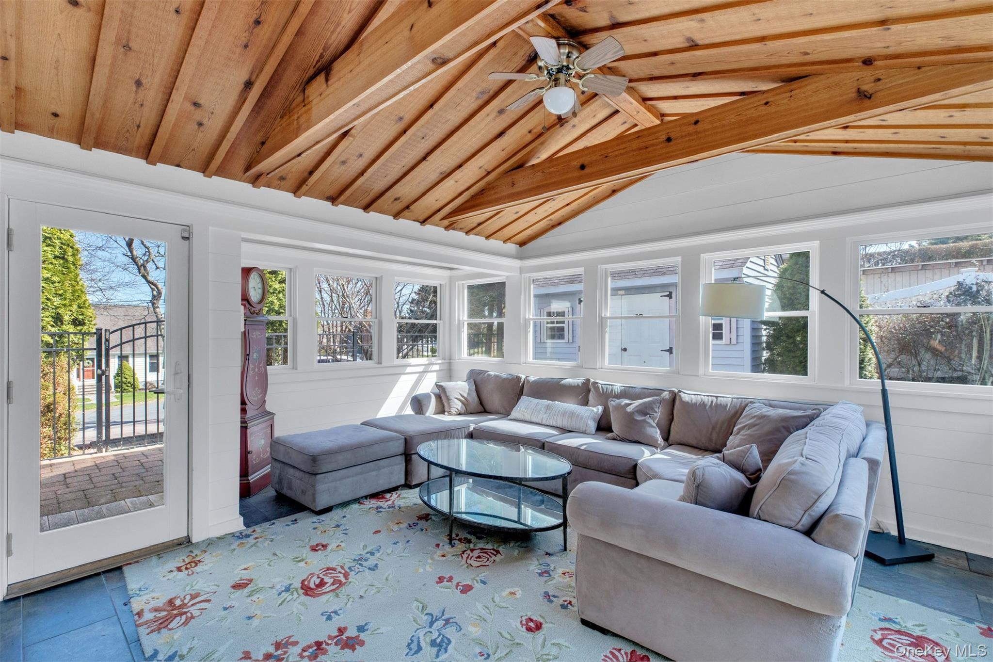 345 Colonial Road