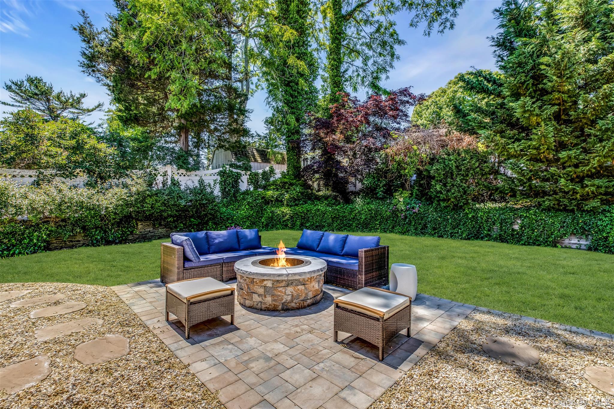 345 Colonial Road