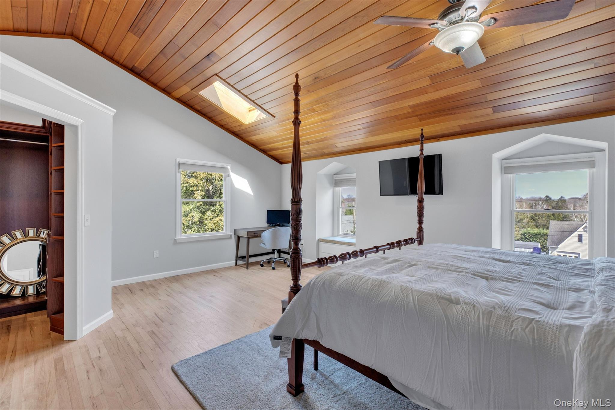 345 Colonial Road