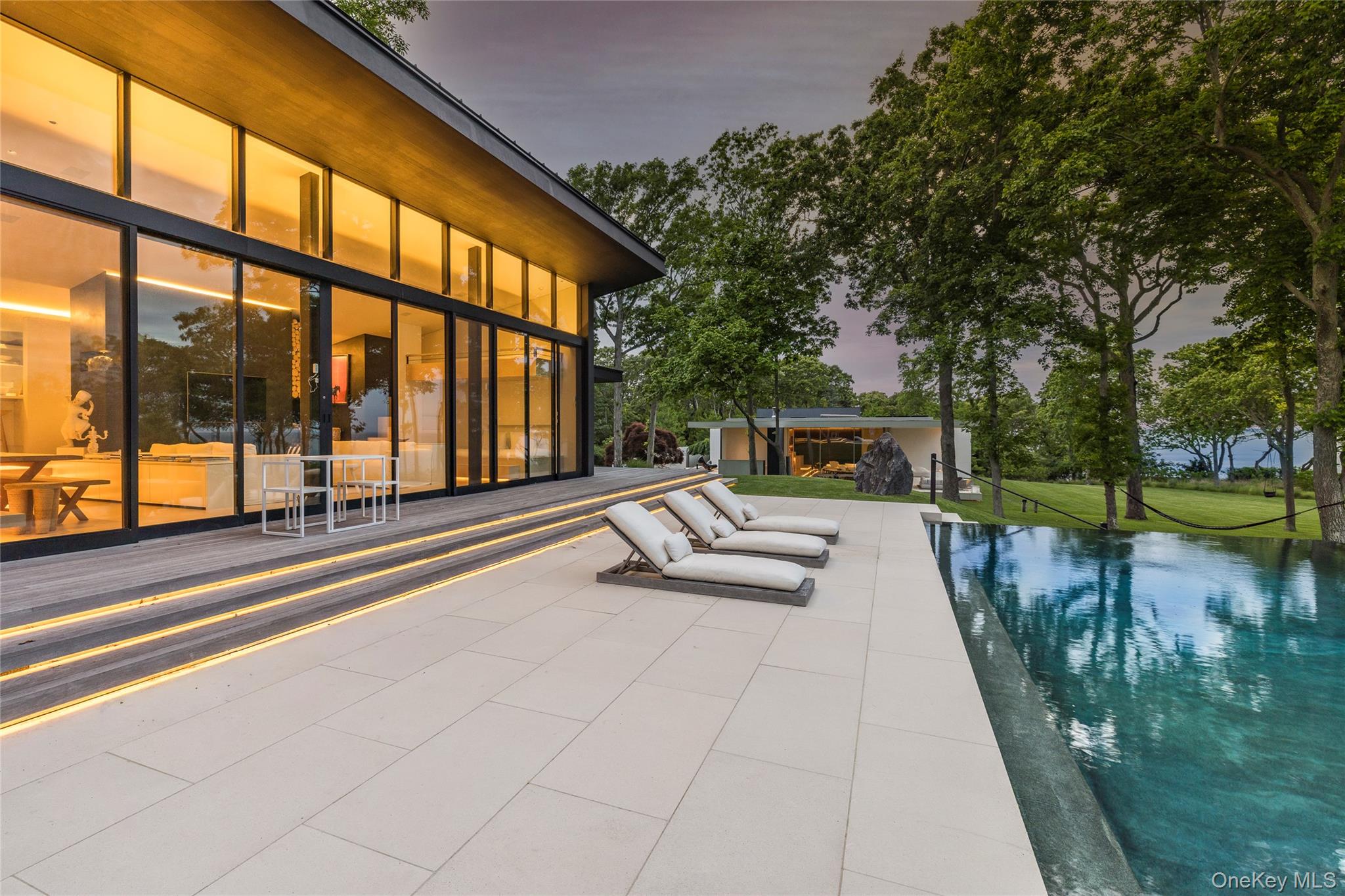 20 & 22 Hedges Banks Drive