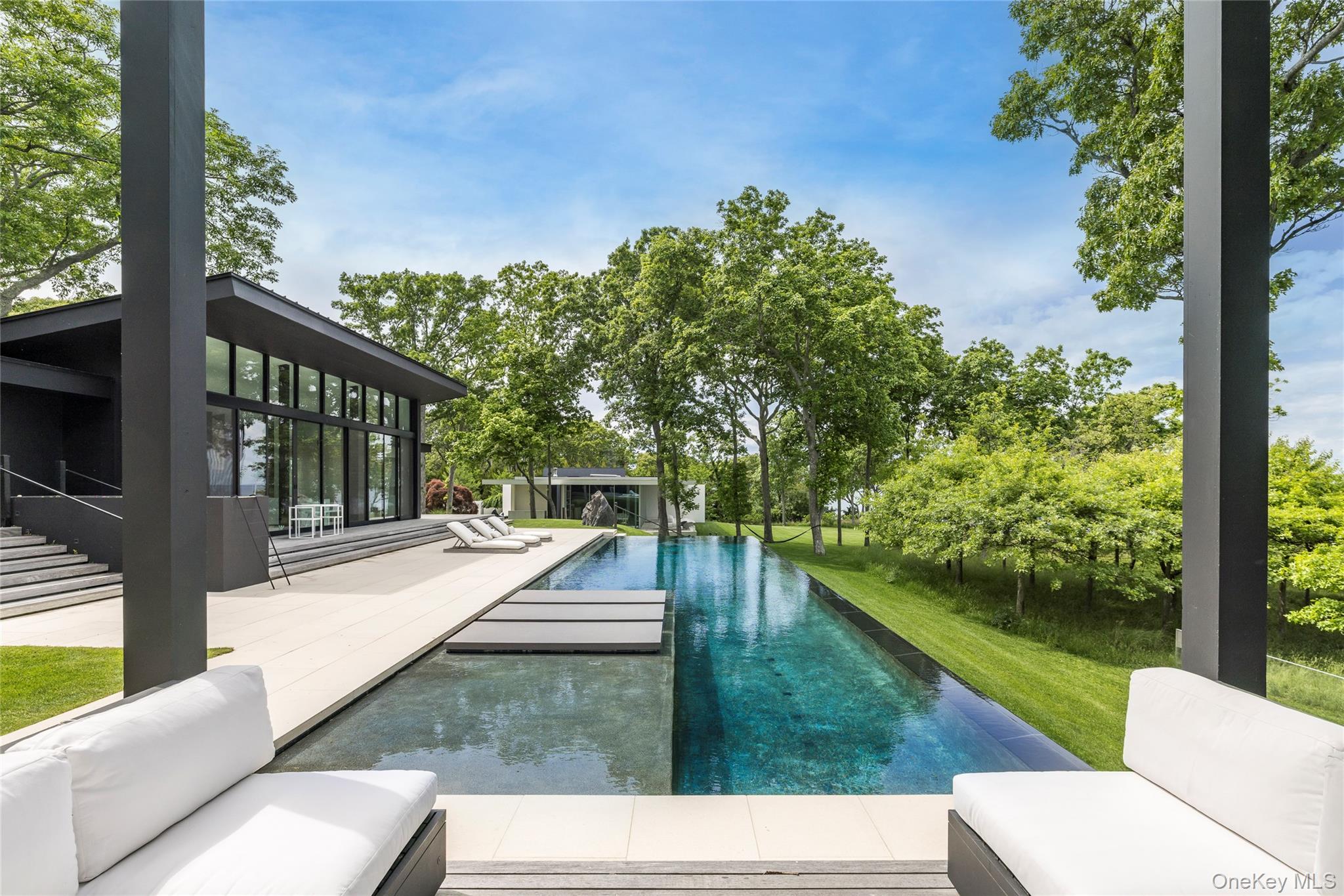 20 & 22 Hedges Banks Drive