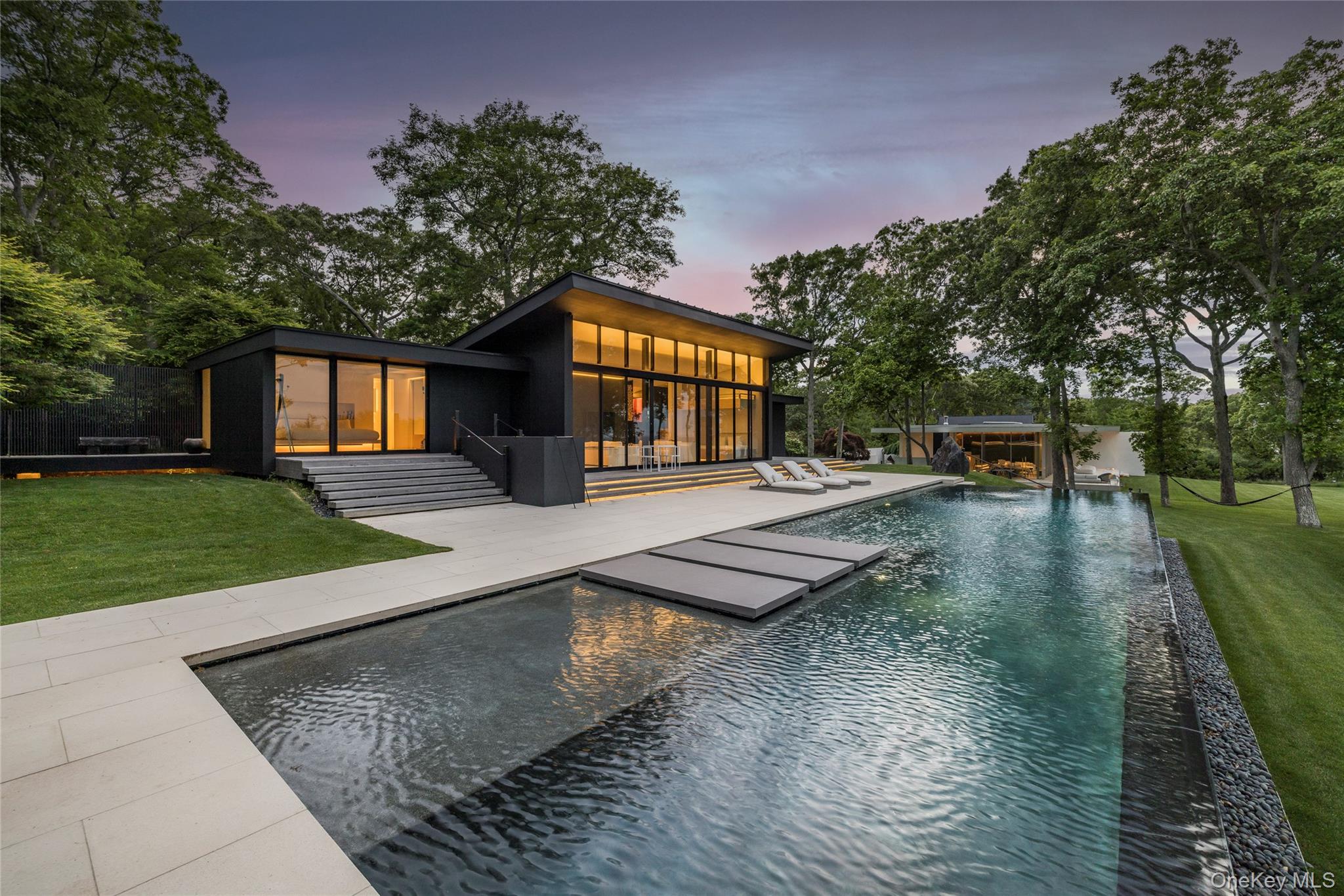 20 & 22 Hedges Banks Drive
