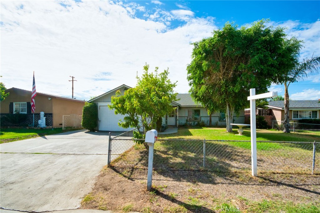 962 East Citrus Edge Street