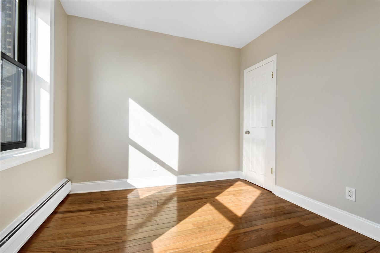 145 HARRISON AVE Unit: 402