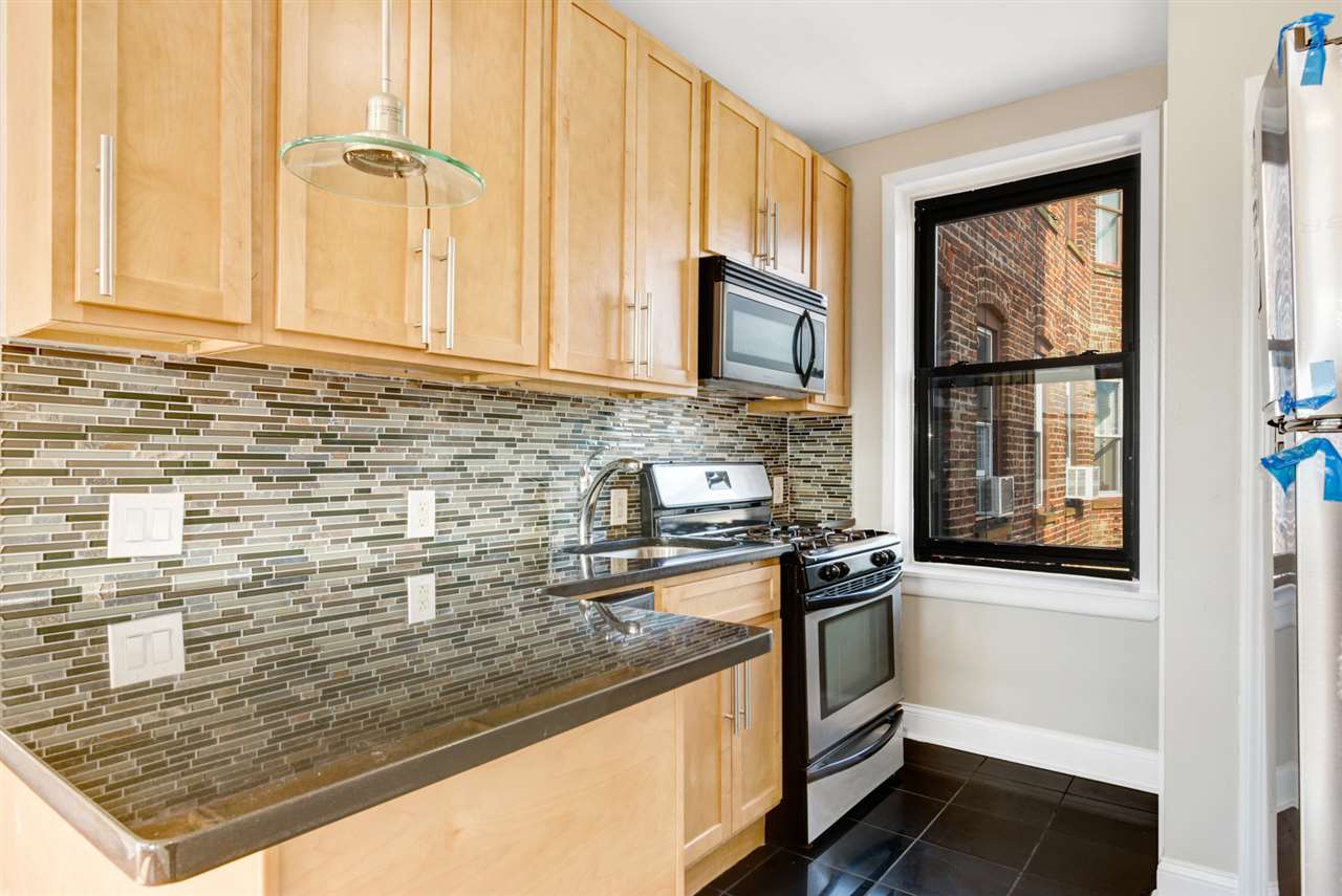 145 HARRISON AVE Unit: 402