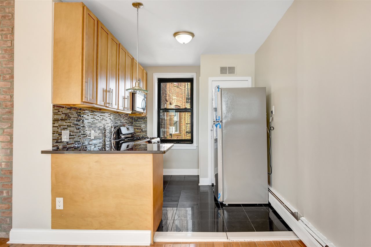 145 HARRISON AVE Unit: 402