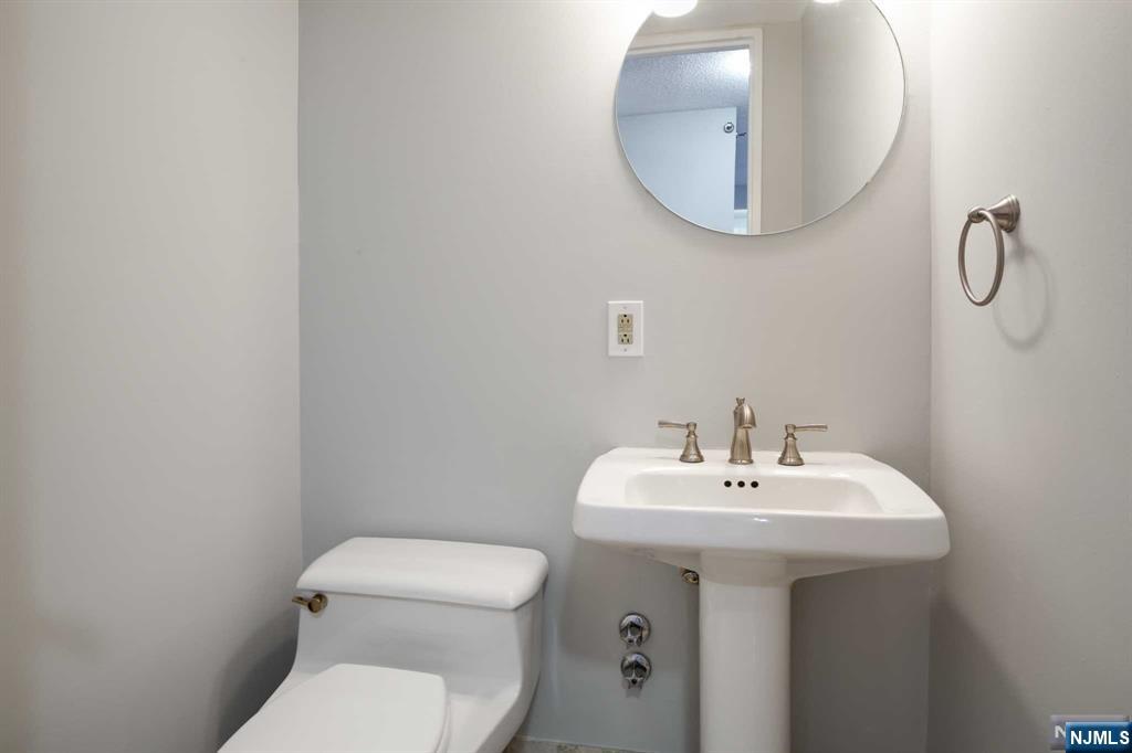 100 Carlyle Drive 3MN