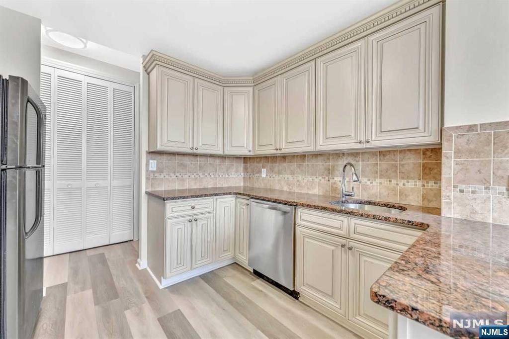 100 Carlyle Drive 3MN