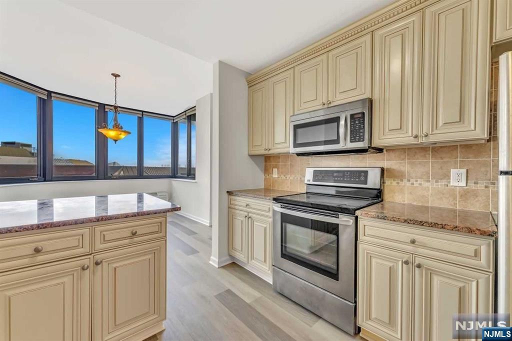 100 Carlyle Drive 3MN