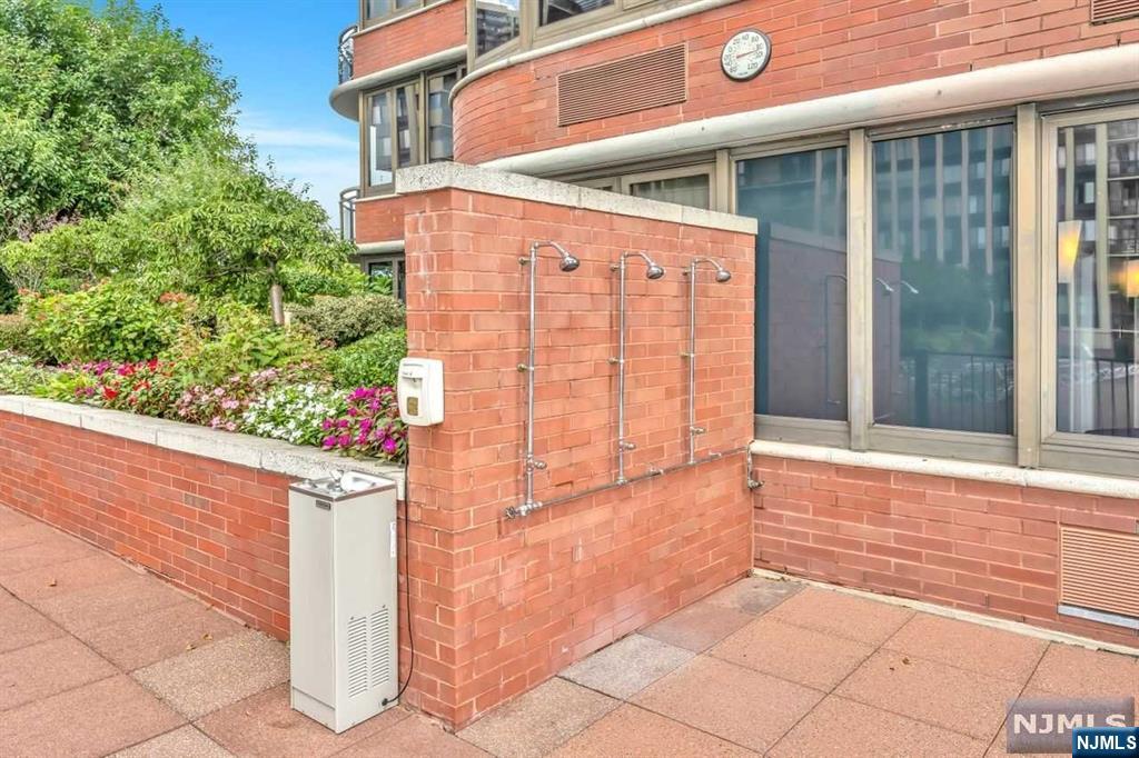 100 Carlyle Drive 3MN