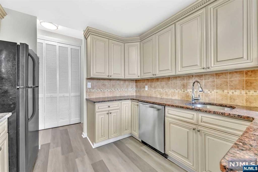 100 Carlyle Drive 3MN