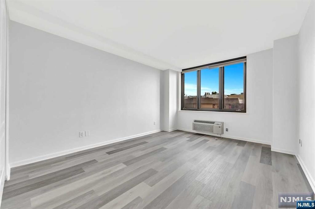 100 Carlyle Drive 3MN